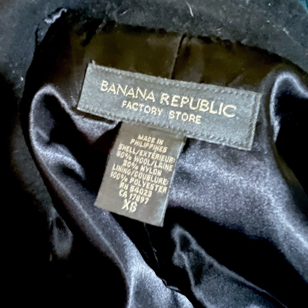 Banana republic Peacoat. Only worn a couple times.